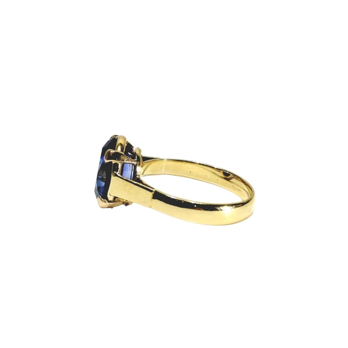 Bague Solitaire en or jaune et saphir - Castafiore