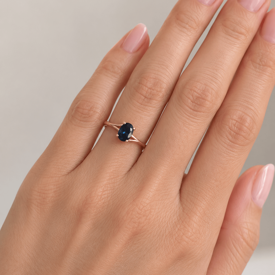 Bague Solitaire en or jaune et saphir - Castafiore