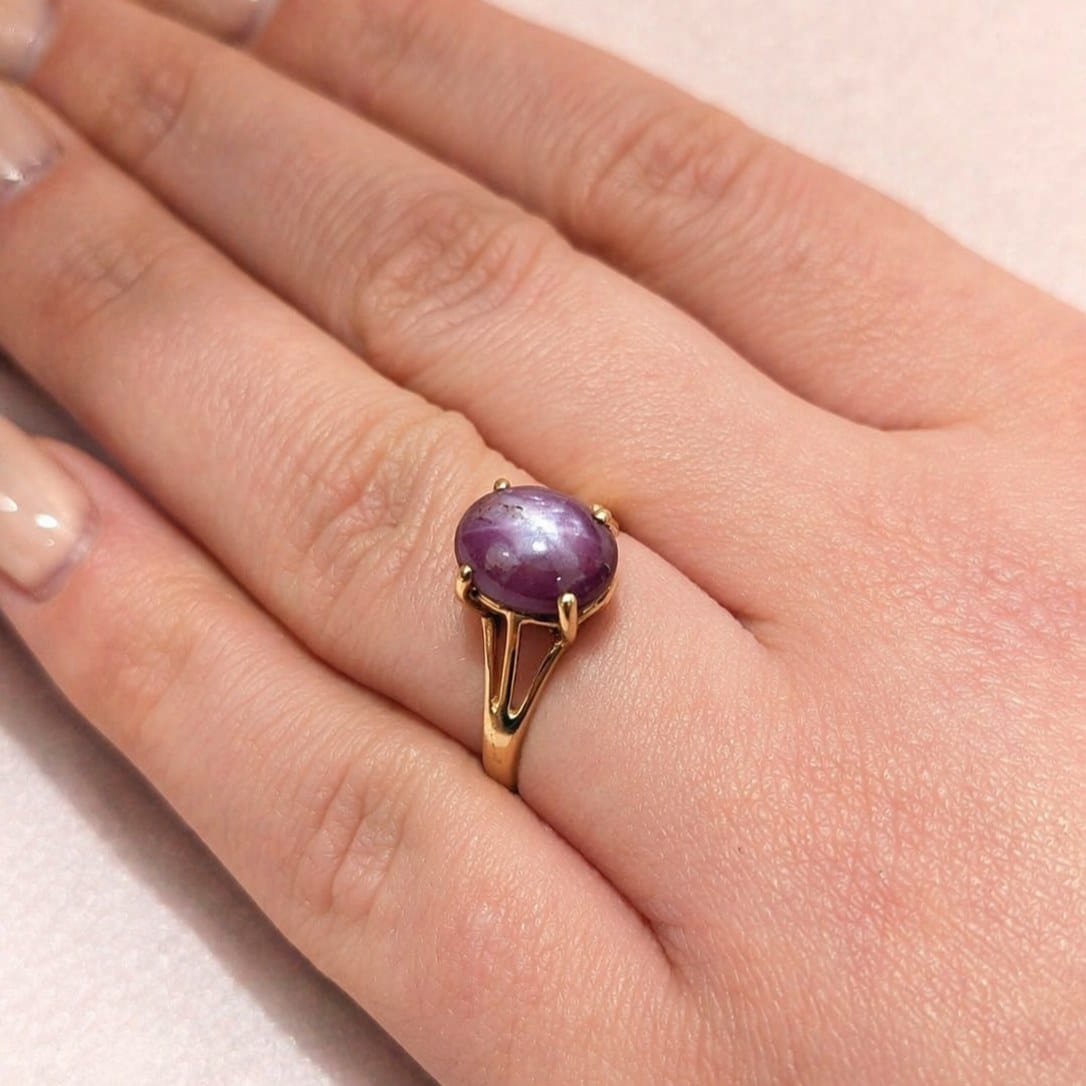 Bague Solitaire en or jaune et saphir - Castafiore