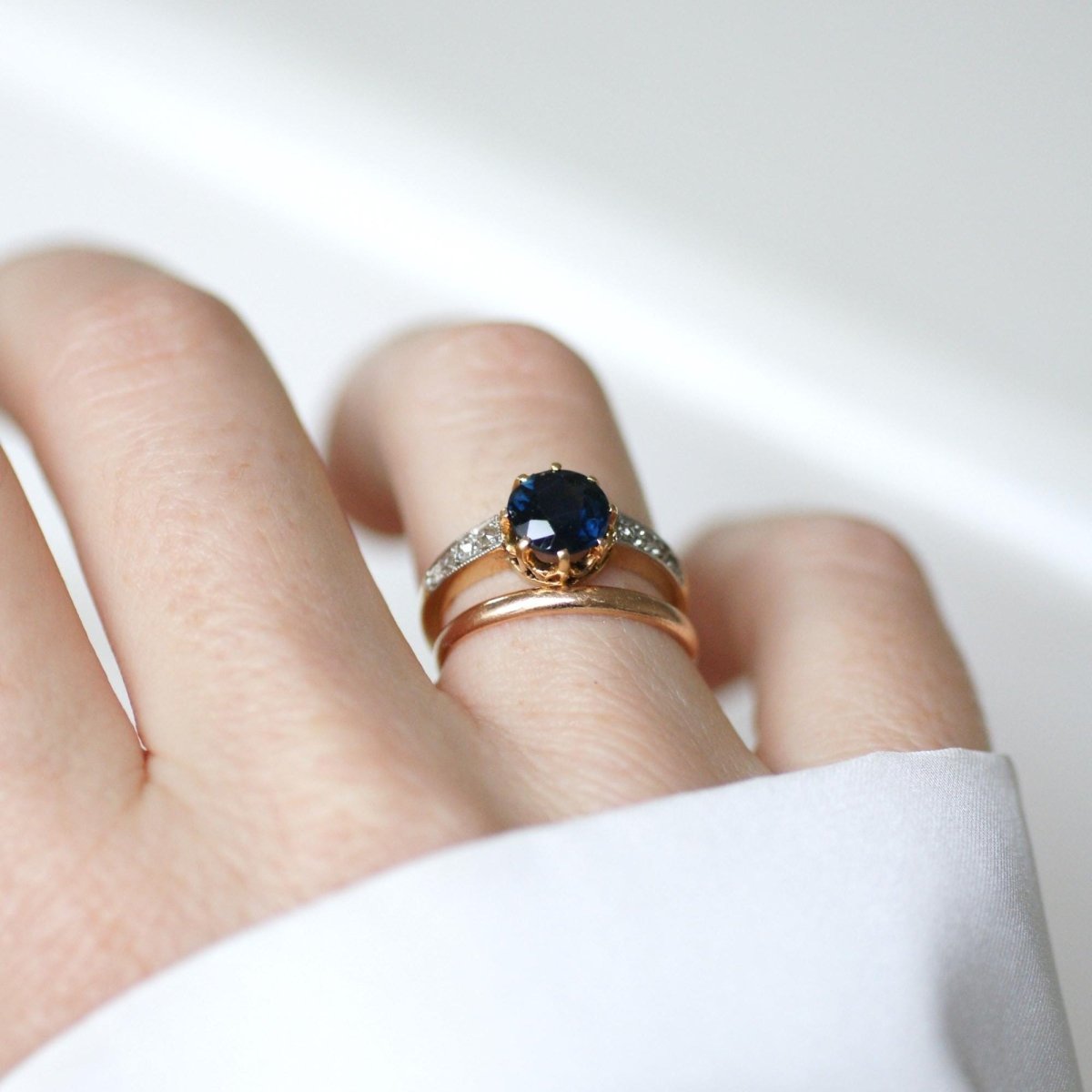 Bague Solitaire en or jaune, platine, saphir et diamants - Castafiore