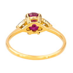 Bague Solitaire en or jaune, rubis et diamants - Castafiore