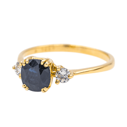 Bague Solitaire en or jaune, saphir et diamants - Castafiore
