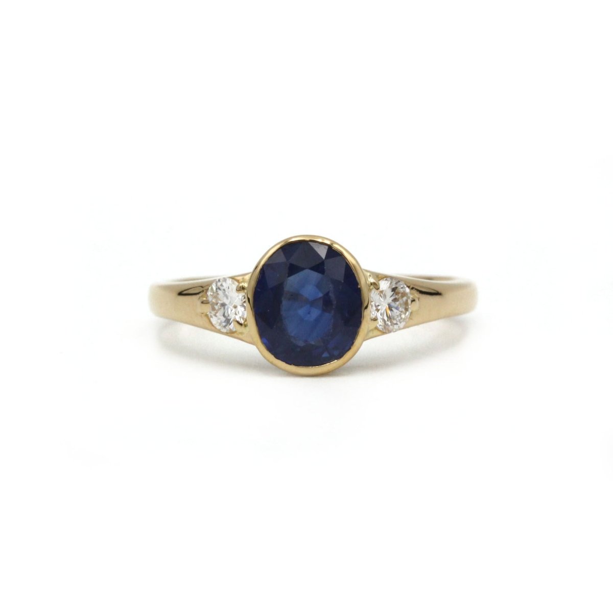 Bague Solitaire en or jaune, saphir et diamants - Castafiore