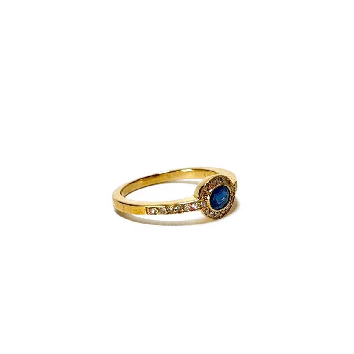Bague Solitaire en or jaune, saphir et diamants - Castafiore