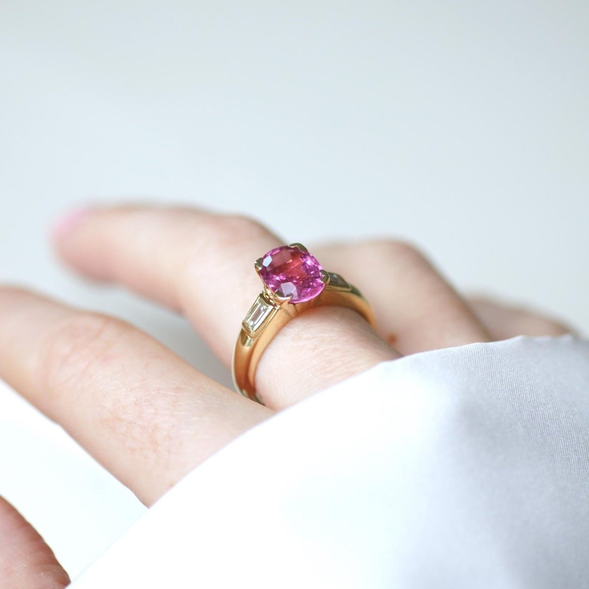 Bague Solitaire en or jaune, tourmaline rose, et diamant - Castafiore
