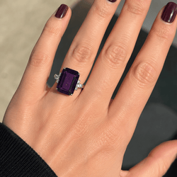 Bague Solitaire en platine, améthyste et diamants - Castafiore