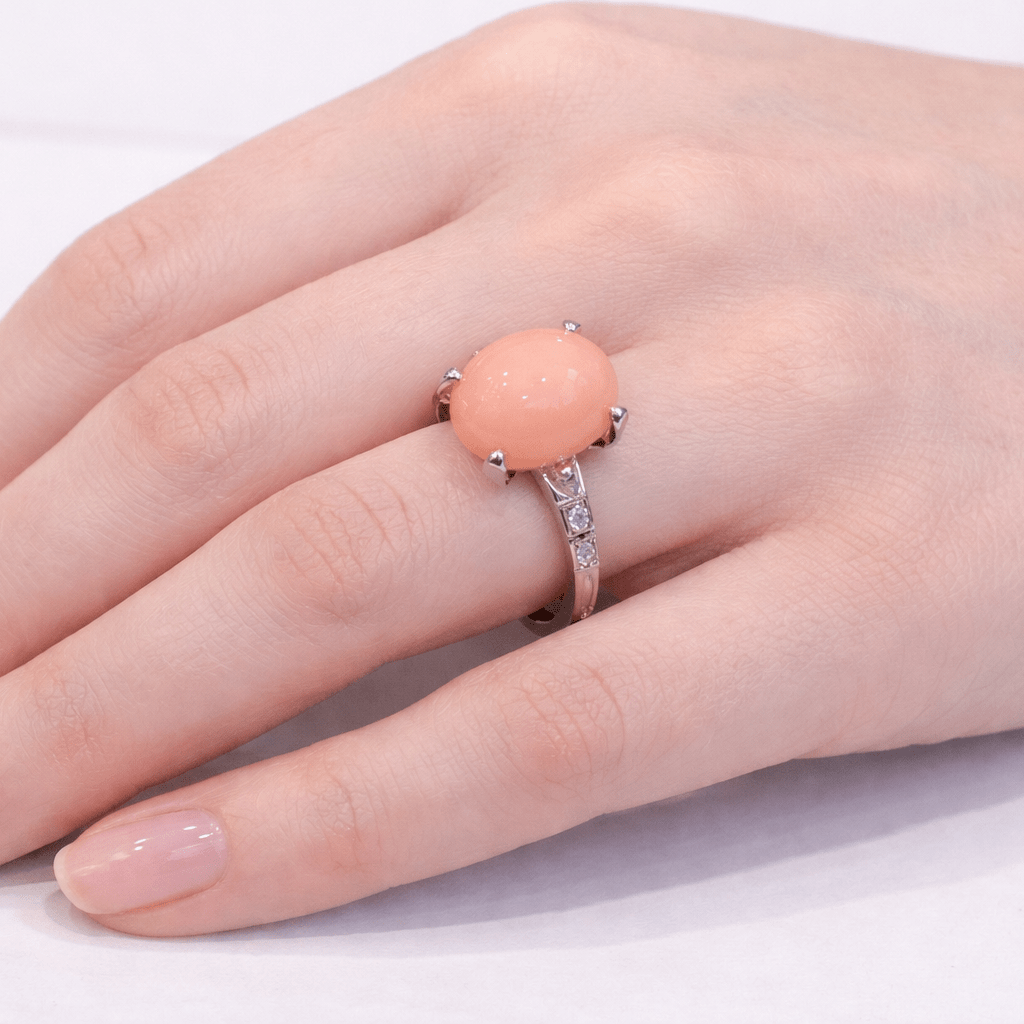 Bague Solitaire en platine, corail et diamants - Castafiore