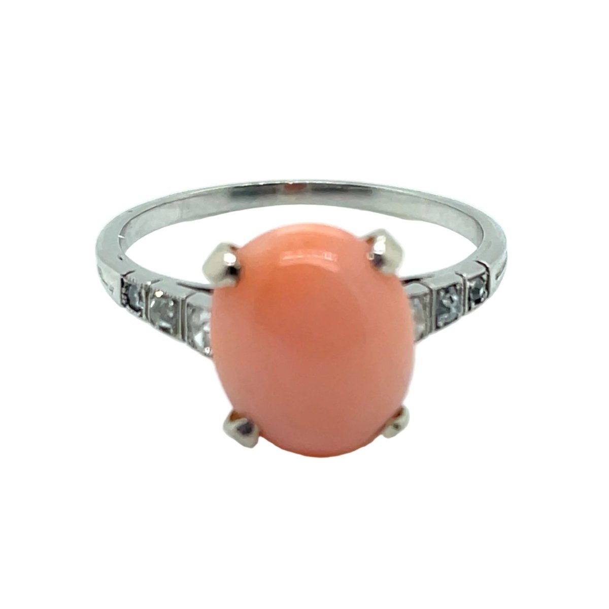 Bague Solitaire en platine, corail et diamants - Castafiore