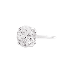 Ring at paltinium set with a diamond 5.01 carats.