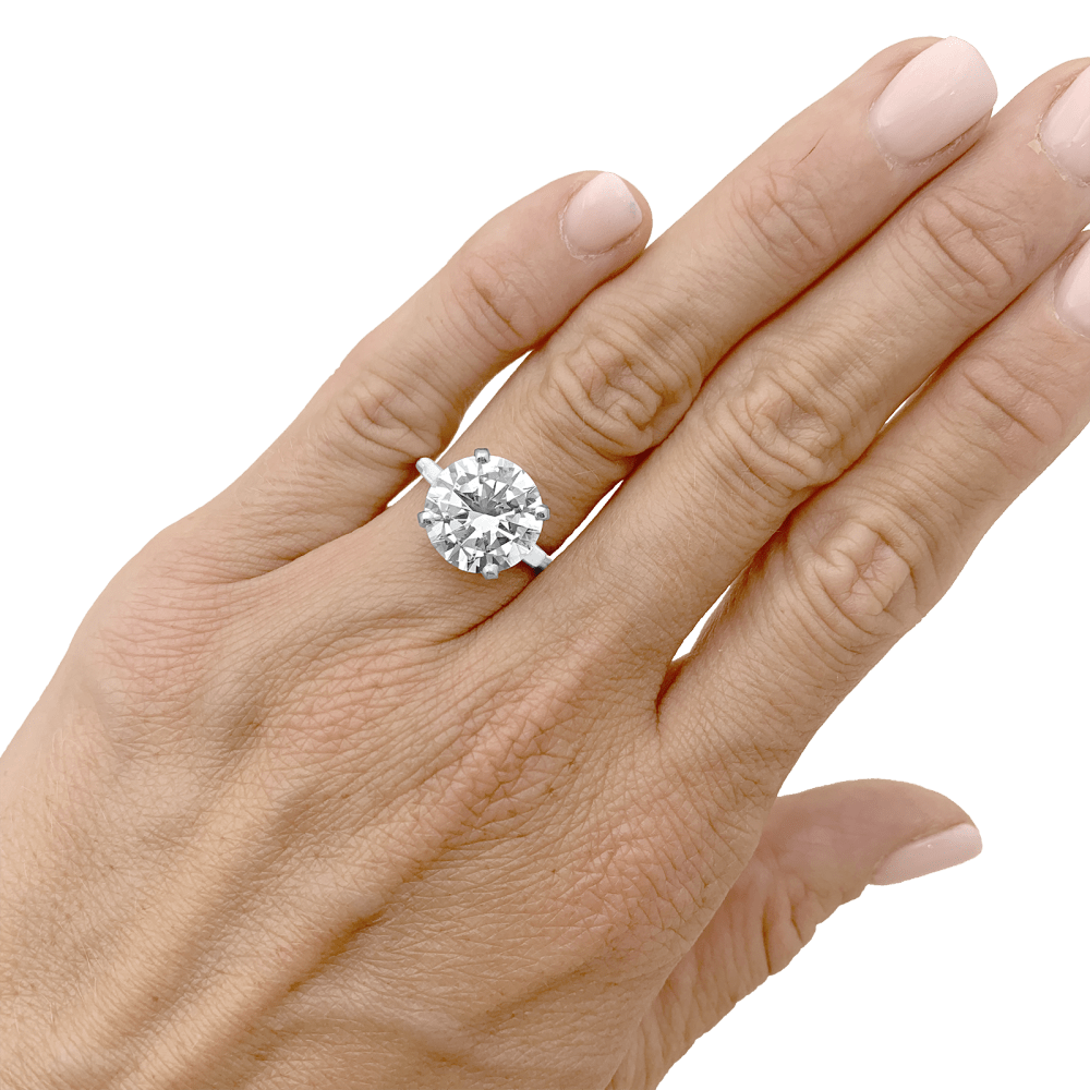 Ring at paltinium set with a diamond 5.01 carats.