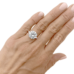 Ring at paltinium set with a diamond 5.01 carats.