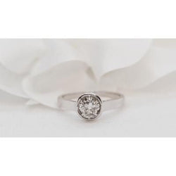 Bague Solitaire En Platine Et Diamant - Castafiore