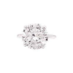 Ring at paltinium set with a diamond 5.01 carats.