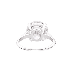 Ring at paltinium set with a diamond 5.01 carats.