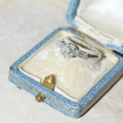 Bague Solitaire en platine et diamants - Castafiore