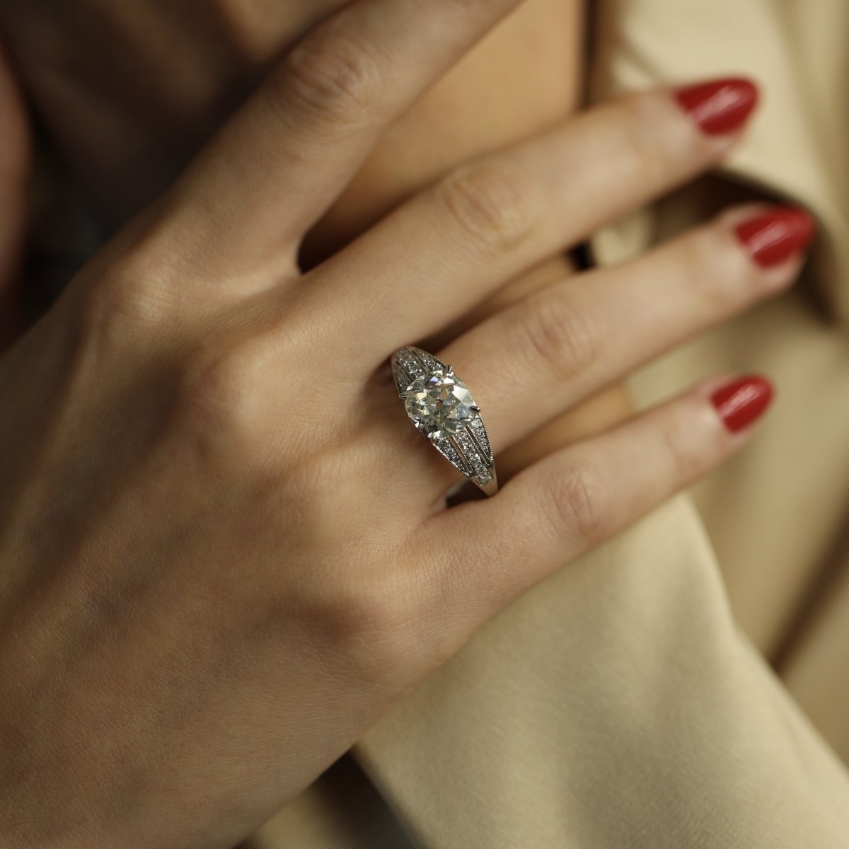 Bague Solitaire en platine et diamants - Castafiore