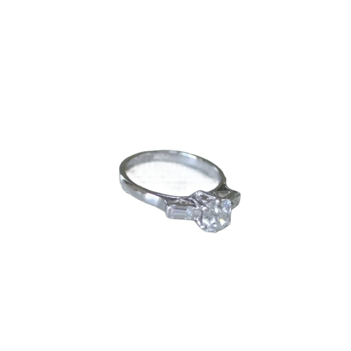 Bague Solitaire en platine et diamants - Castafiore