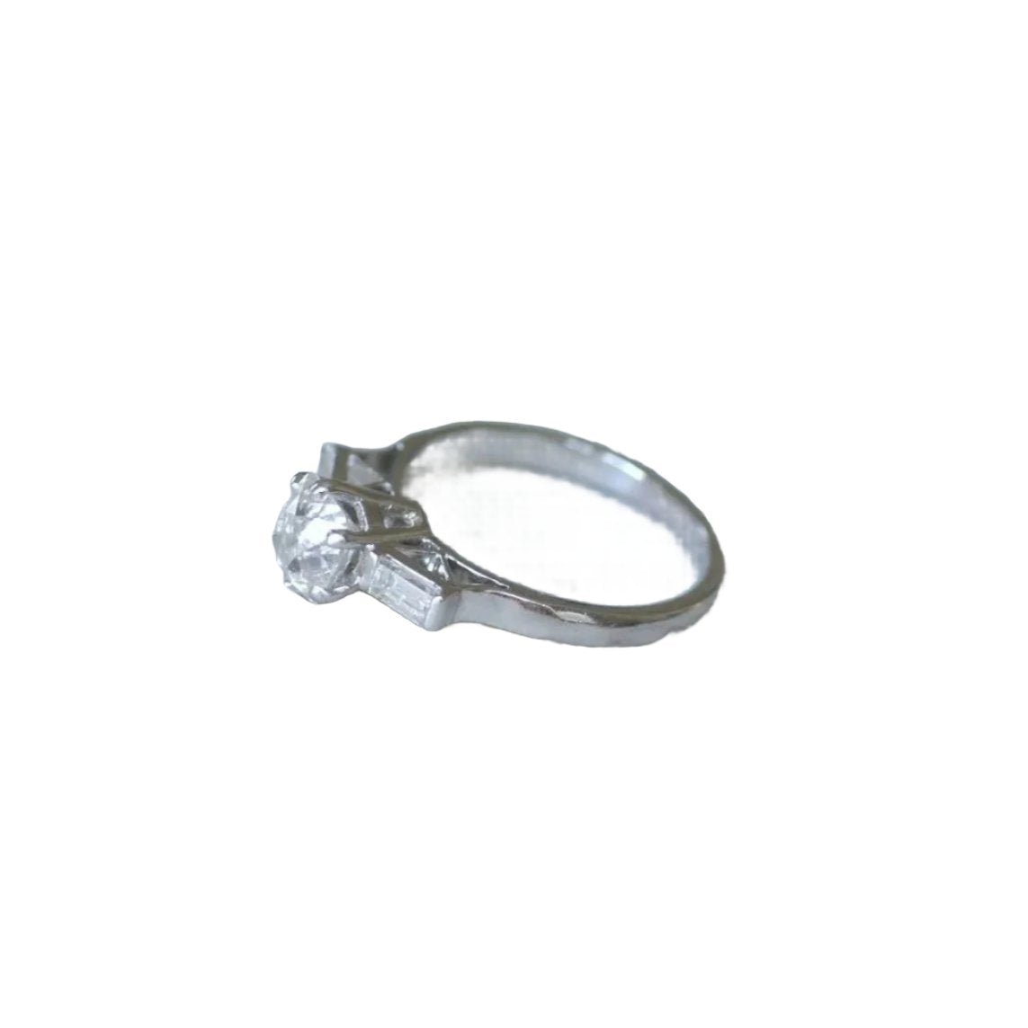 Bague Solitaire en platine et diamants - Castafiore