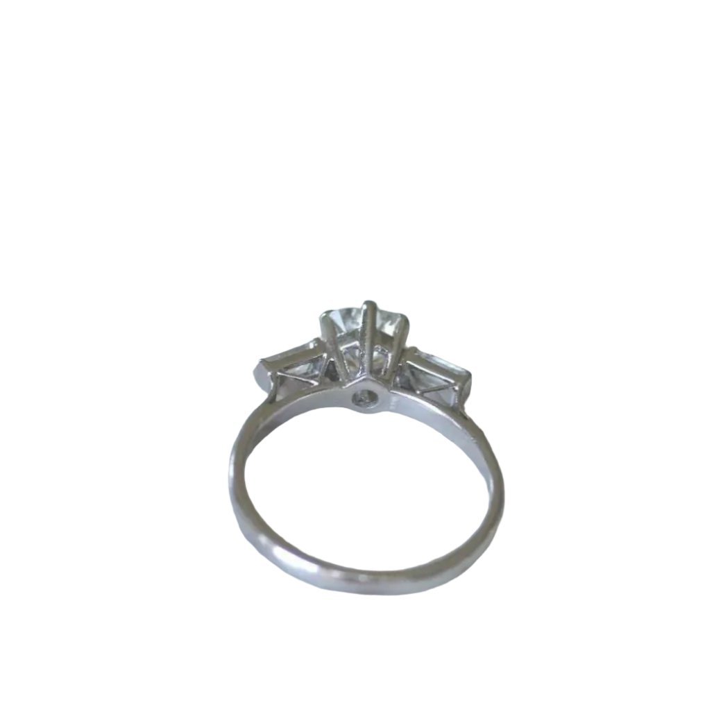 Bague Solitaire en platine et diamants - Castafiore