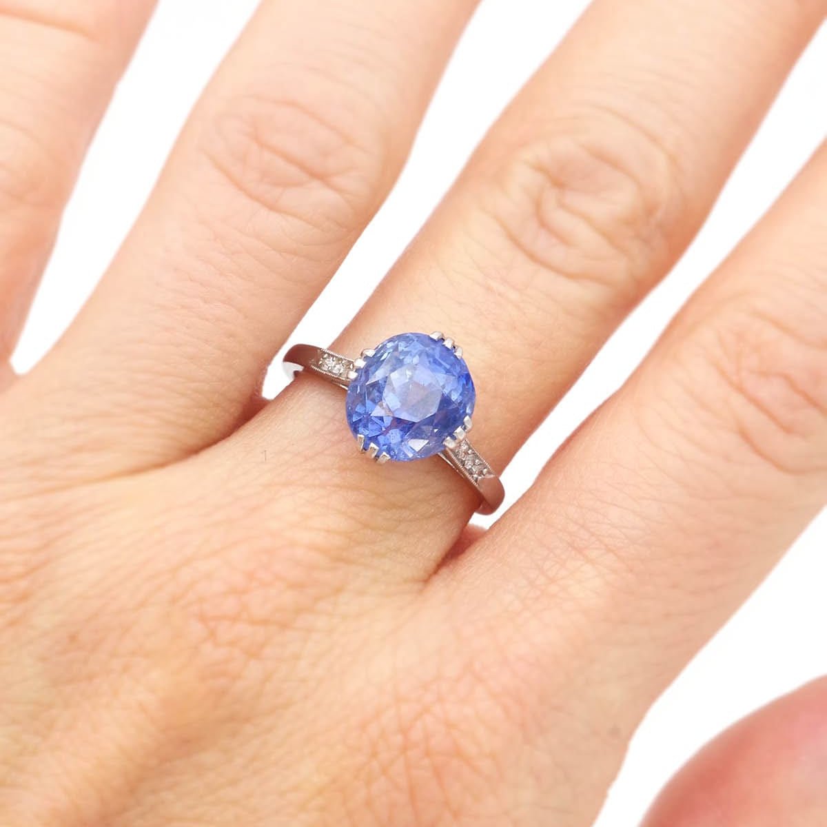 Bague Solitaire en platine, saphir et diamants - Castafiore