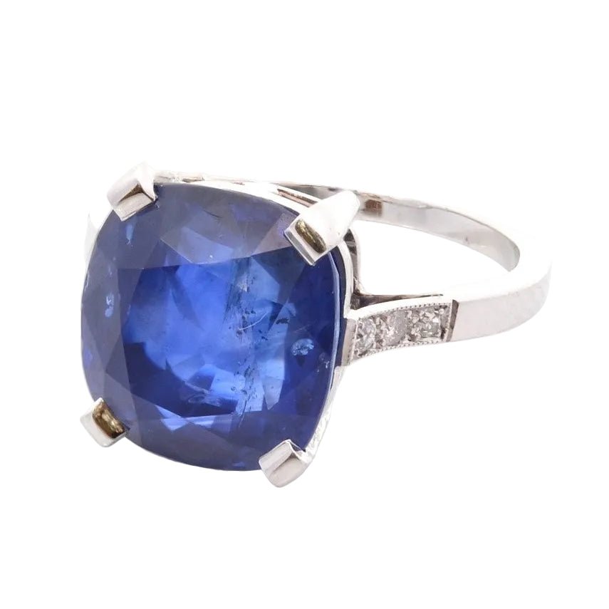 Ring sapphire 11.71cts and diamonds