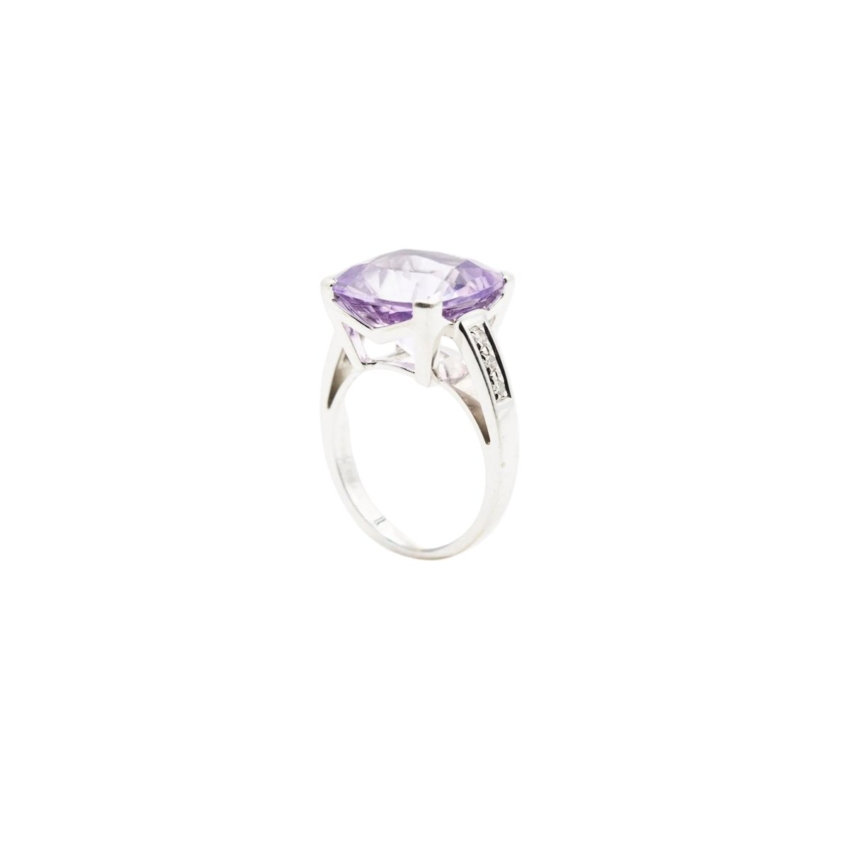 Bague Solitaire MAUBOUSSIN "Gueule d'amour" en or blanc, améthyste et diamants - Castafiore