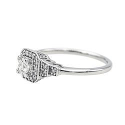 Bague Solitaire MAUBOUSSIN "Un Automne 1930" en or blanc et diamants - Castafiore