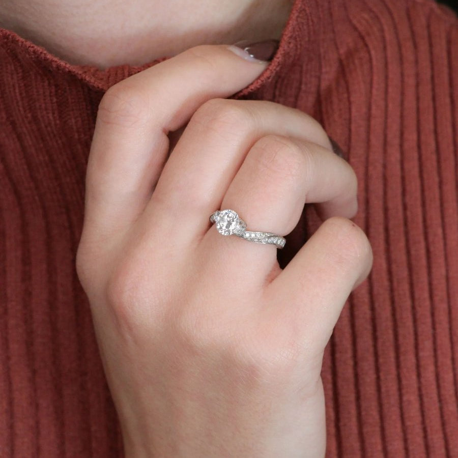 Bague solitaire or blanc diamants taille brillant 0,90 ct - Castafiore