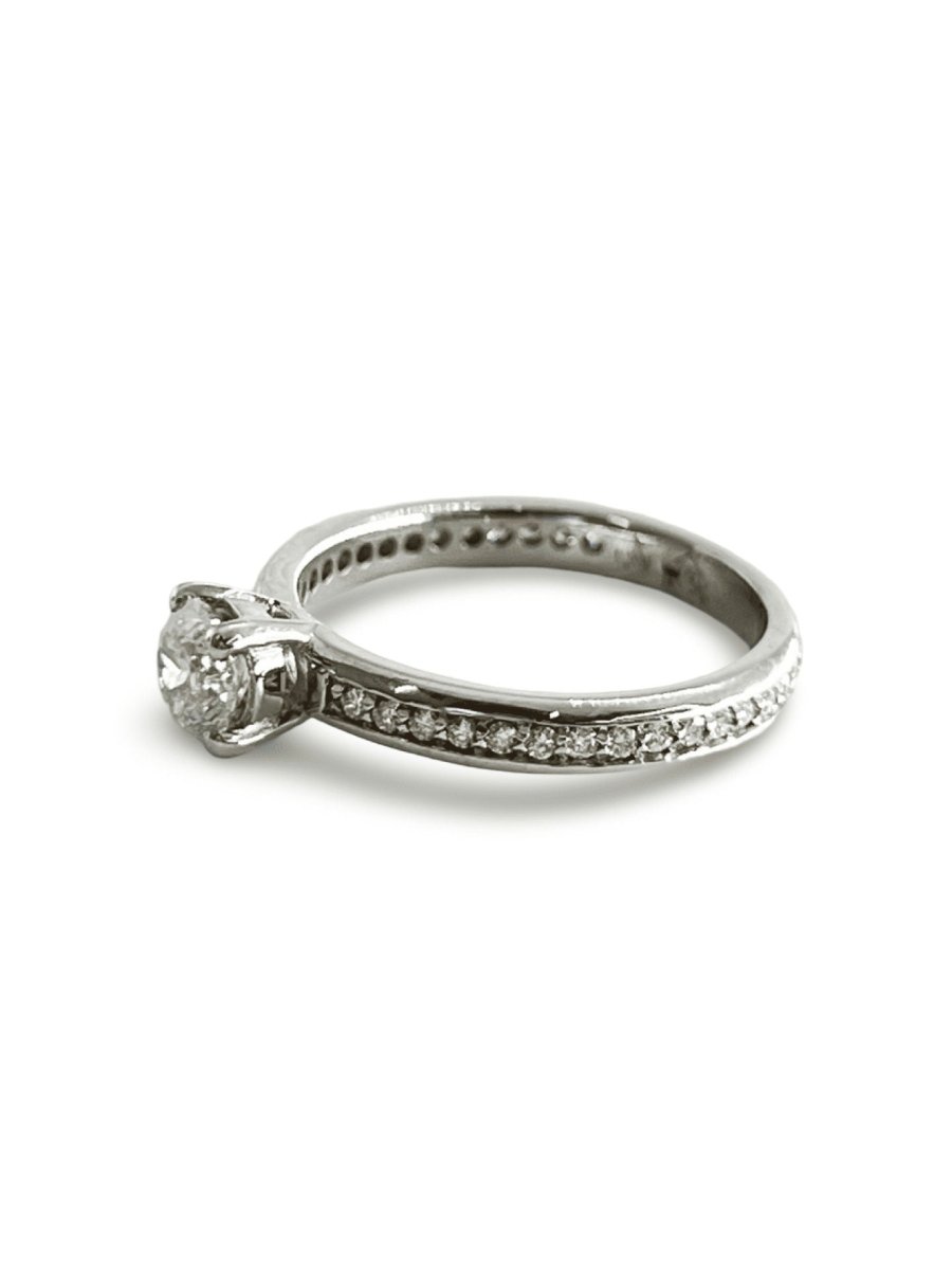Bague solitaire or blanc et diamants 0,80 ct - Castafiore