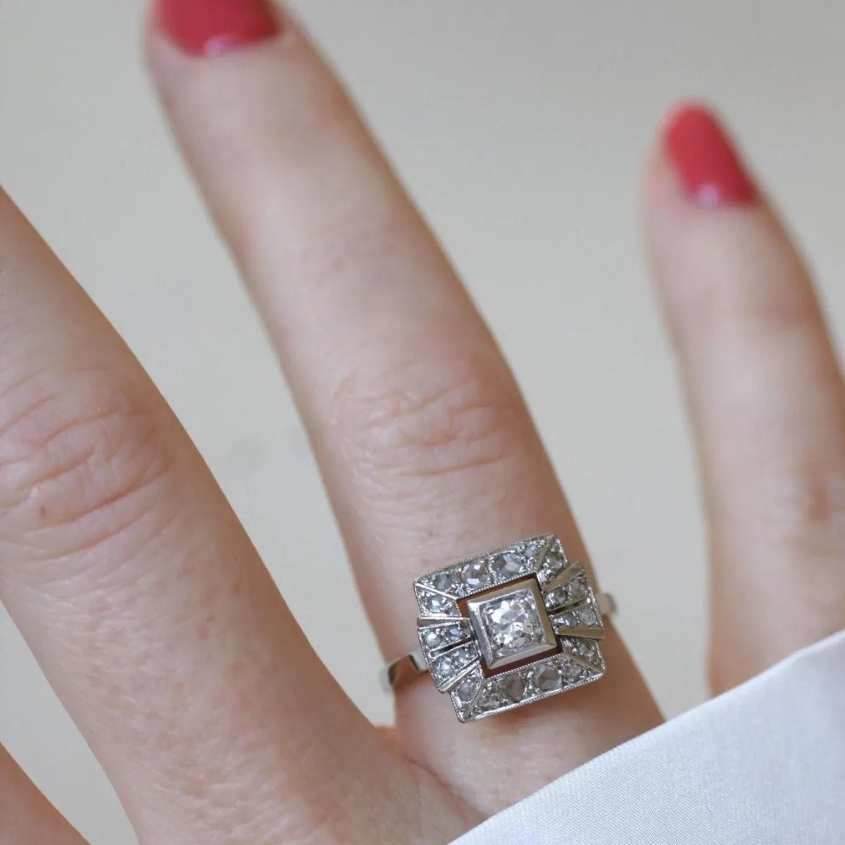 Bague Solitaire or blanc, platine et diamants - Castafiore