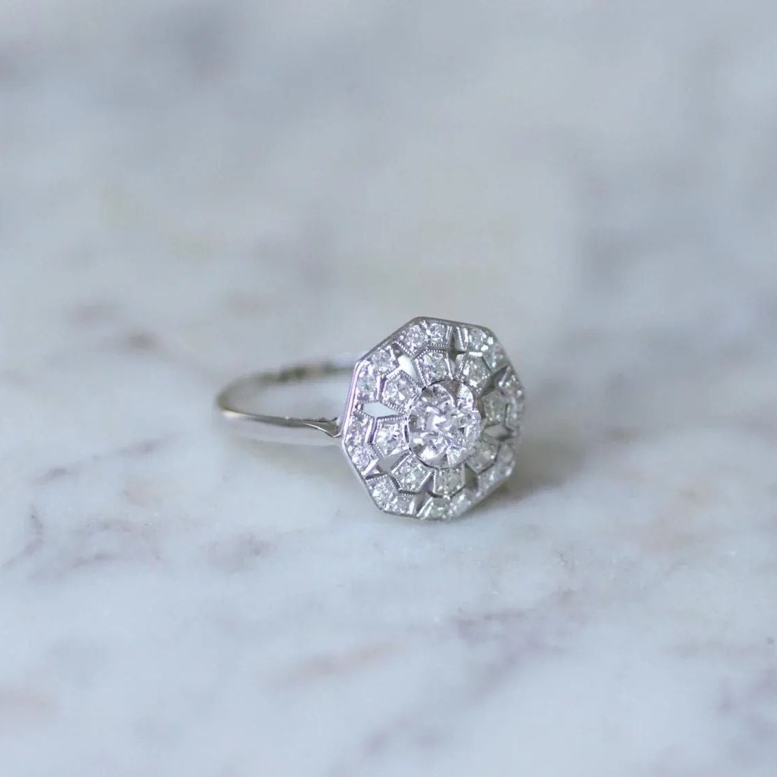 Bague solitaire or blanc, platine et diamants - Castafiore