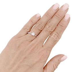 Ring Tiffany & Co solitaire, "True", paltinium and diamond.