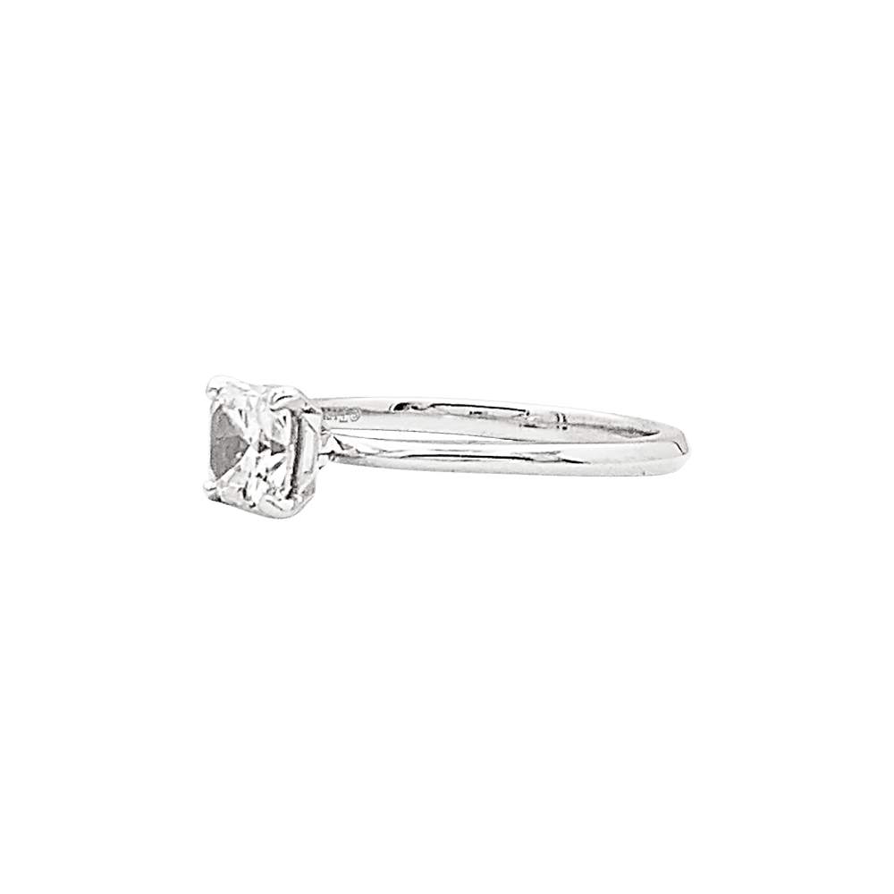 Ring Tiffany & Co solitaire, "True", paltinium and diamond.