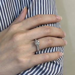 Bague Solitaire VAN CLEEF & ARPELS en platine et diamant - Castafiore