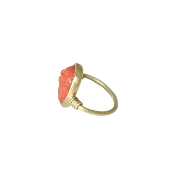 Bague style antique camée corail - Castafiore