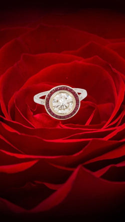 Bague Style Art Déco Diamants 1.50 Carats Rubis Or Gris 18 Carats (Certificat) - Castafiore
