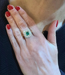 Bague Style Art - Déco Emeraude Colombienne Diamants Platine Or Jaune 18 Carats - Castafiore