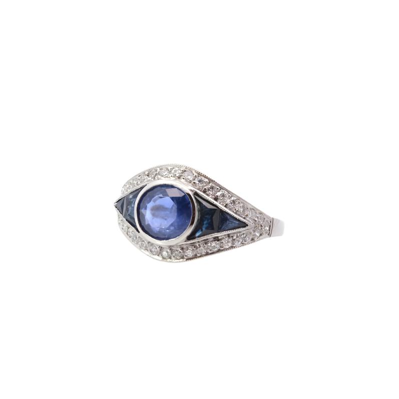 Bague style Art Déco en saphir et diamants - Castafiore