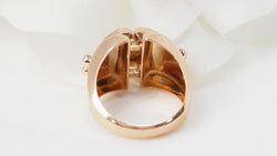 Bague tank des années 40 en or rose et diamants - Castafiore