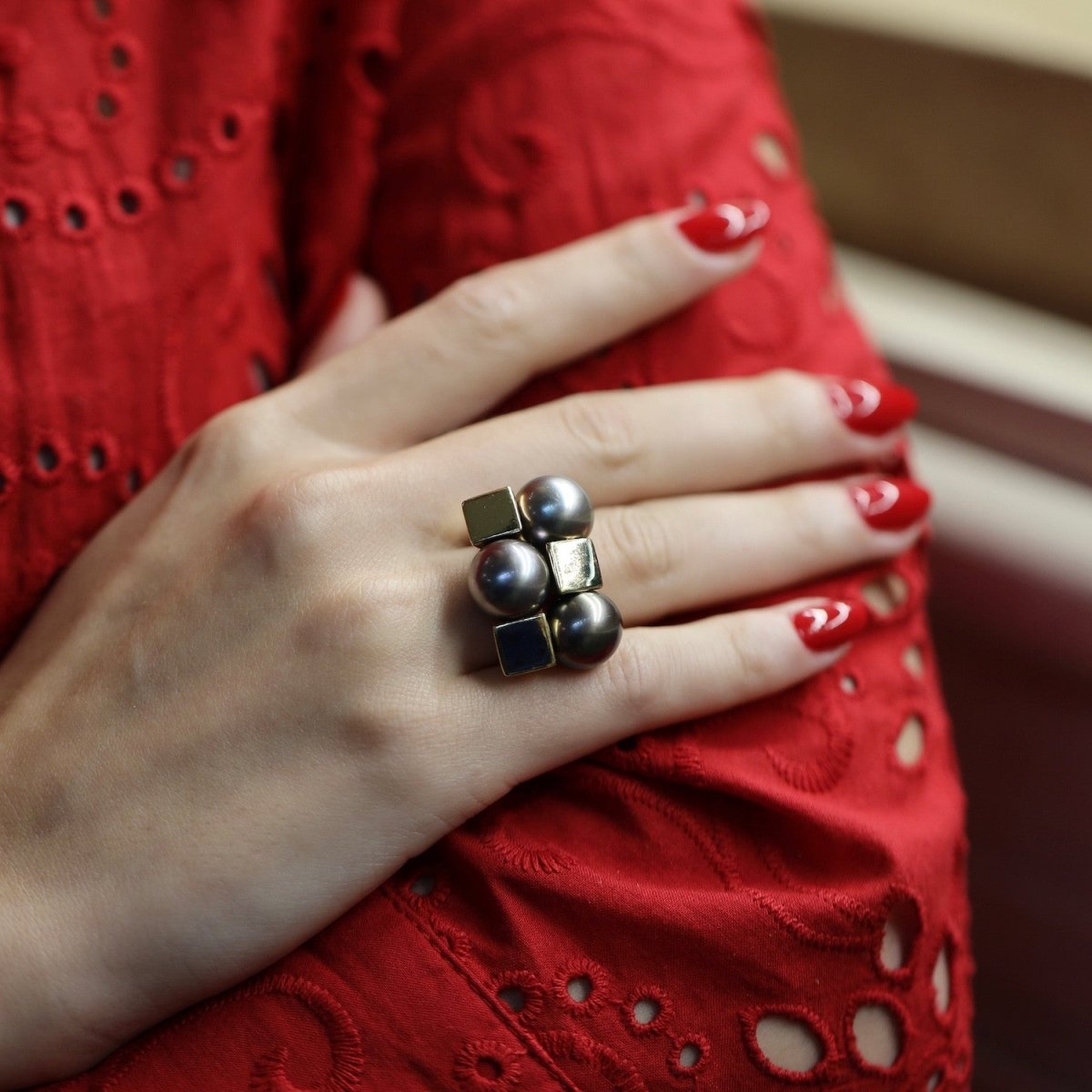 Bague Tank en or jaune et perles - Castafiore