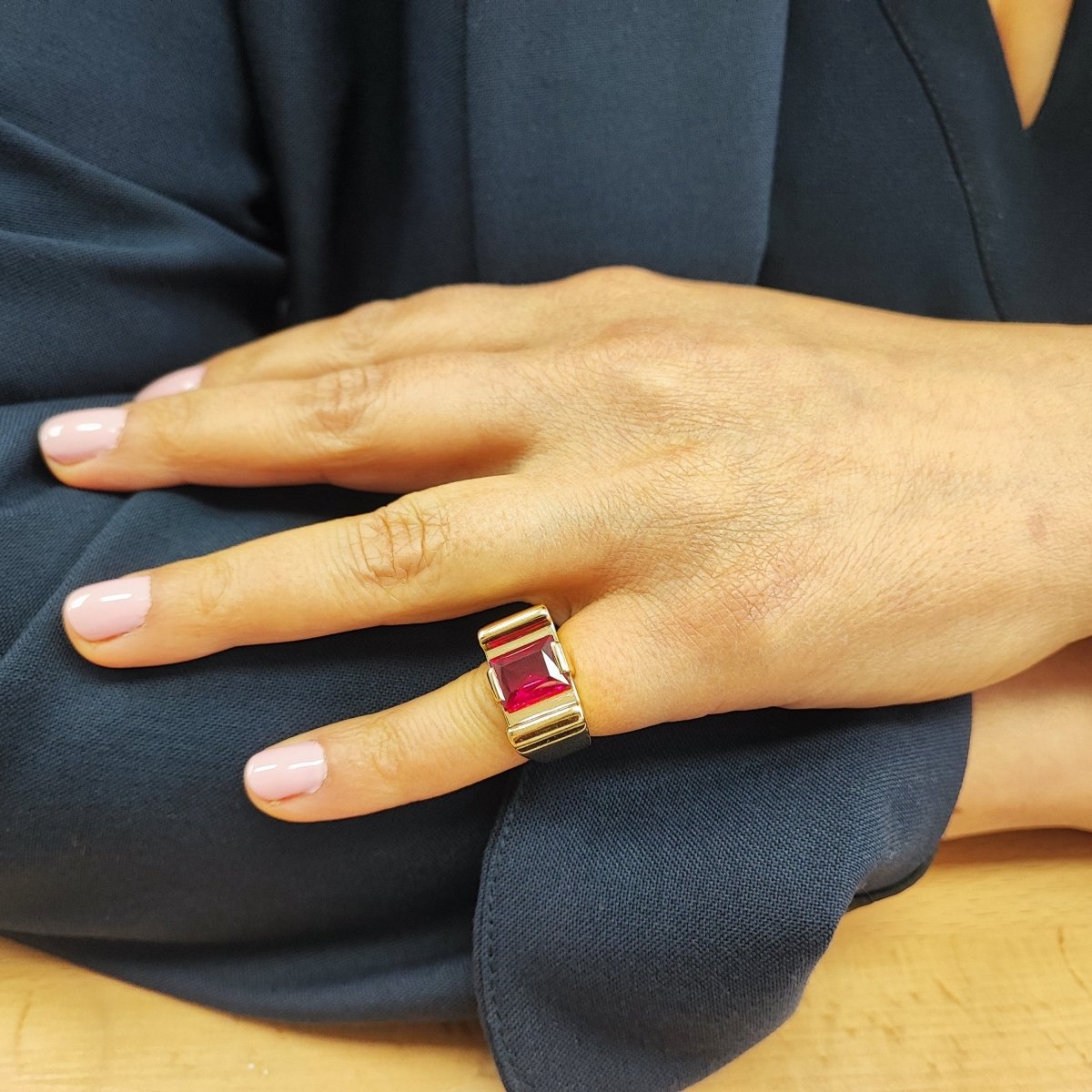 Bague Tank en or jaune et rubis - Castafiore
