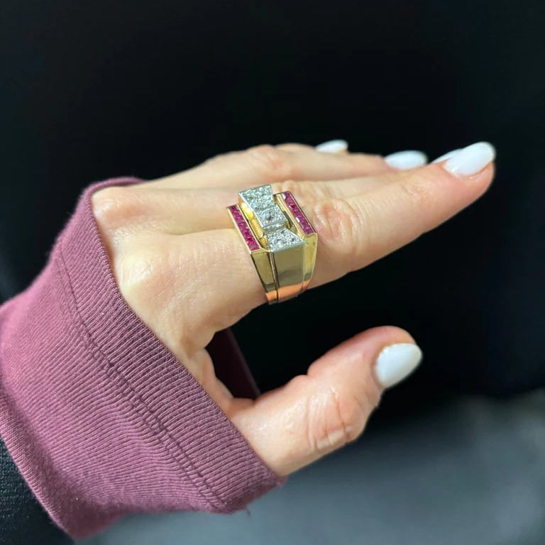 Bague Tank en or jaune, rubis et diamants - Castafiore