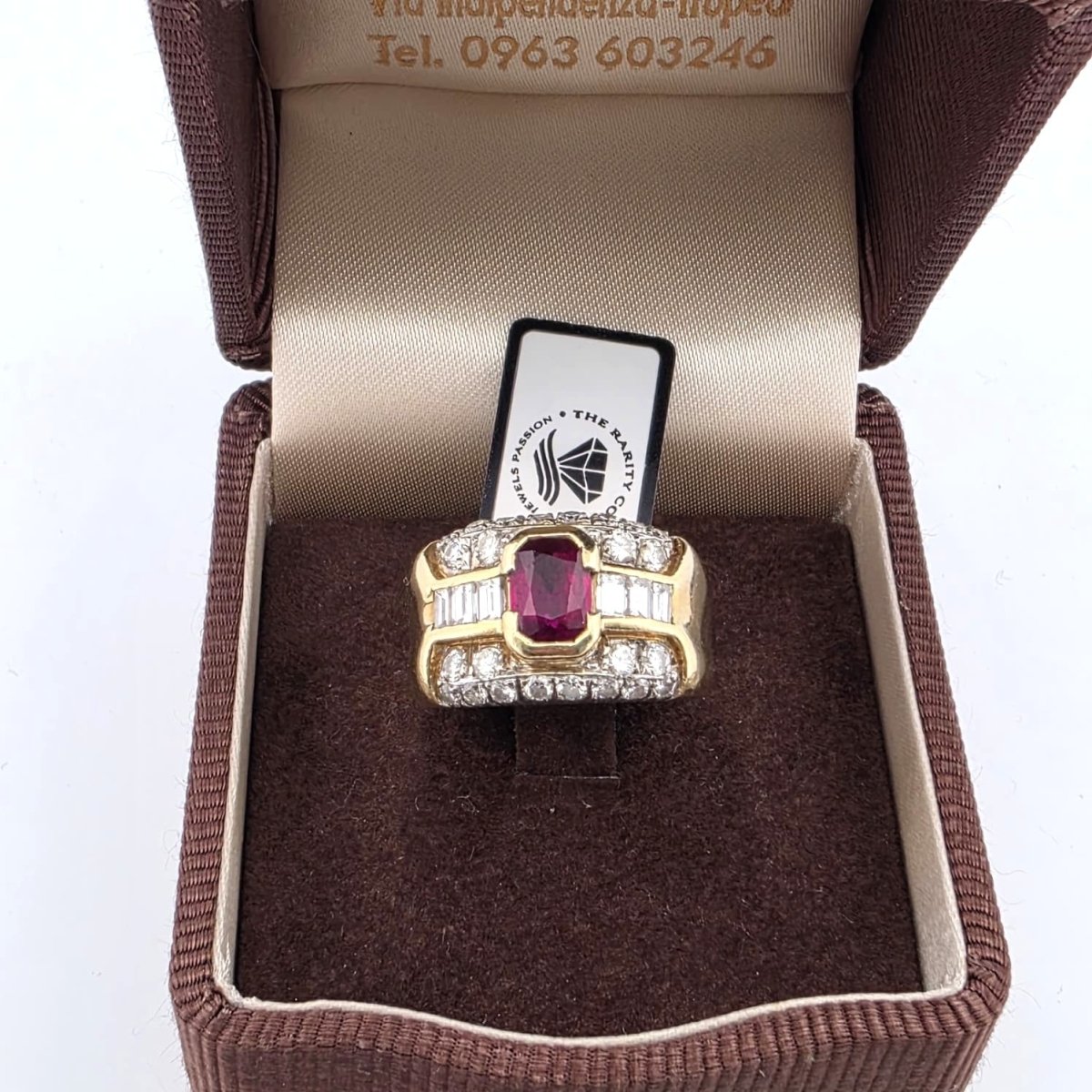 Bague Tank en or jaune, rubis et diamants - Castafiore