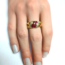 Bague Tank en or jaune, rubis et diamants - Castafiore