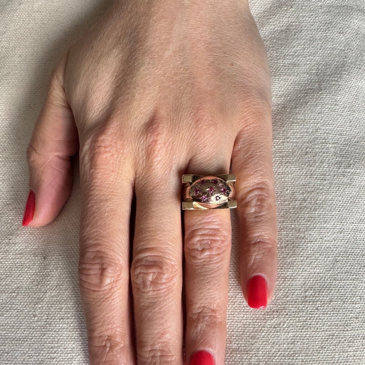 Bague Tank en or rose et rubis - Castafiore