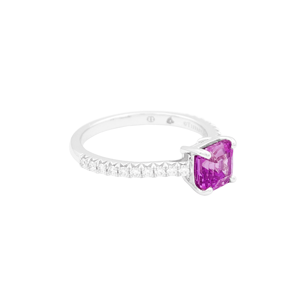 Bague TIFFANY & CO, "Novo" platine, saphir rose et diamants - Castafiore