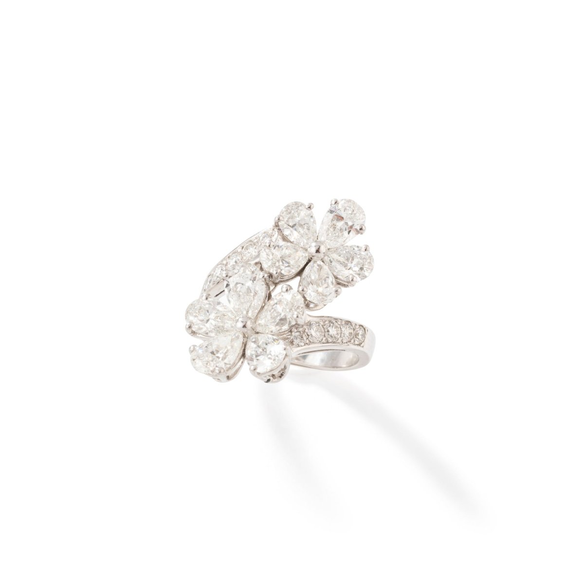 Bague Toi et Moi BULGARI Fleurs en or blanc et diamants - Castafiore