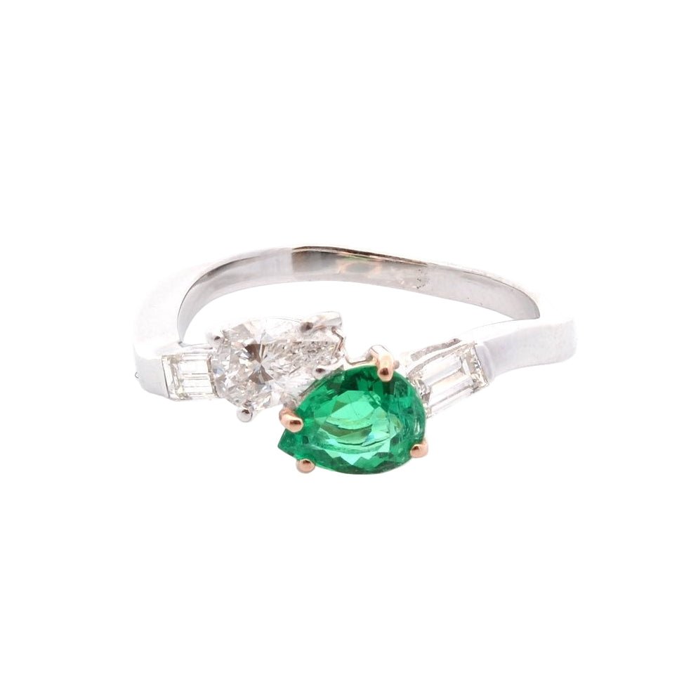 Bague Toi et Moi en or blanc, émeraude et diamants - Castafiore