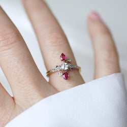 Bague Toi et Moi en or jaune, platine, rubis, et diamants - Castafiore