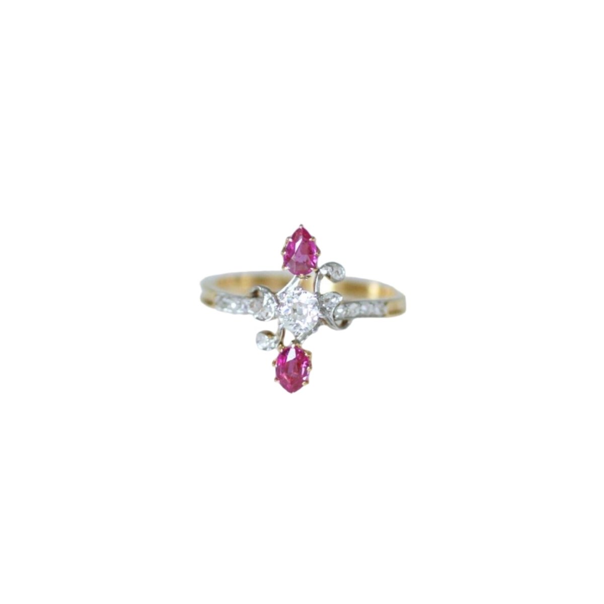 Bague Toi et Moi en or jaune, platine, rubis, et diamants - Castafiore